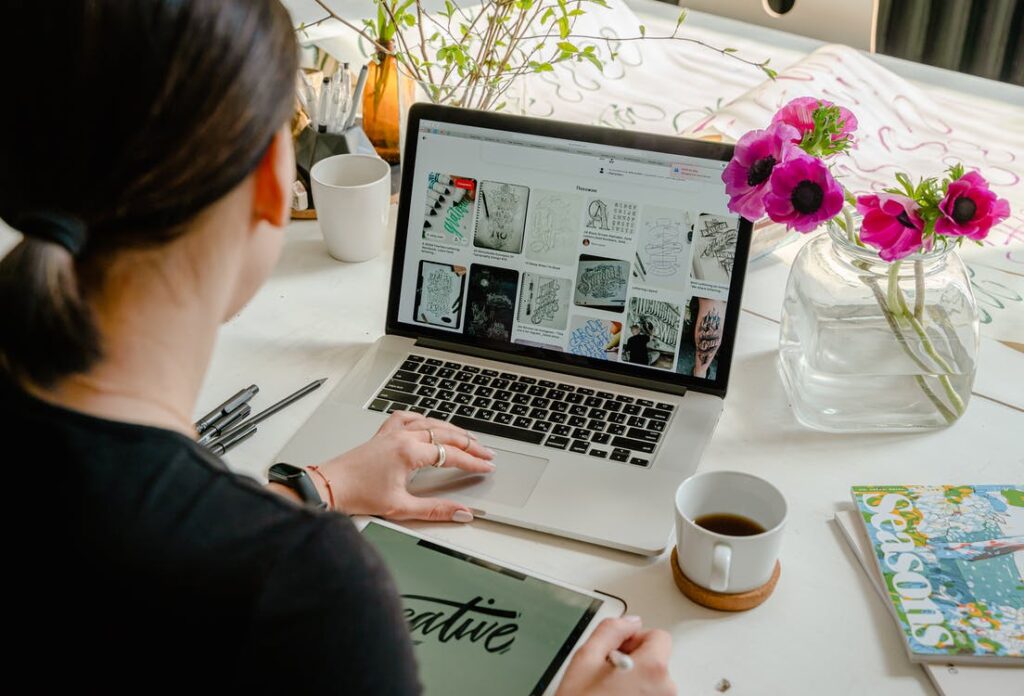 Top 9 Social Media Tools to Help You Write Better Posts social media Tools