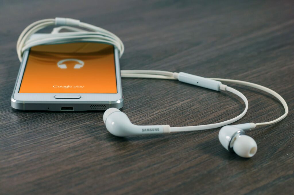 Which Smartphone To Choose If You Love Listening To Music Choosing a good smartphone for Music